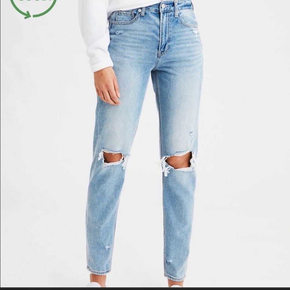 ISO SIZE 0 LONG American eagle mom jeans